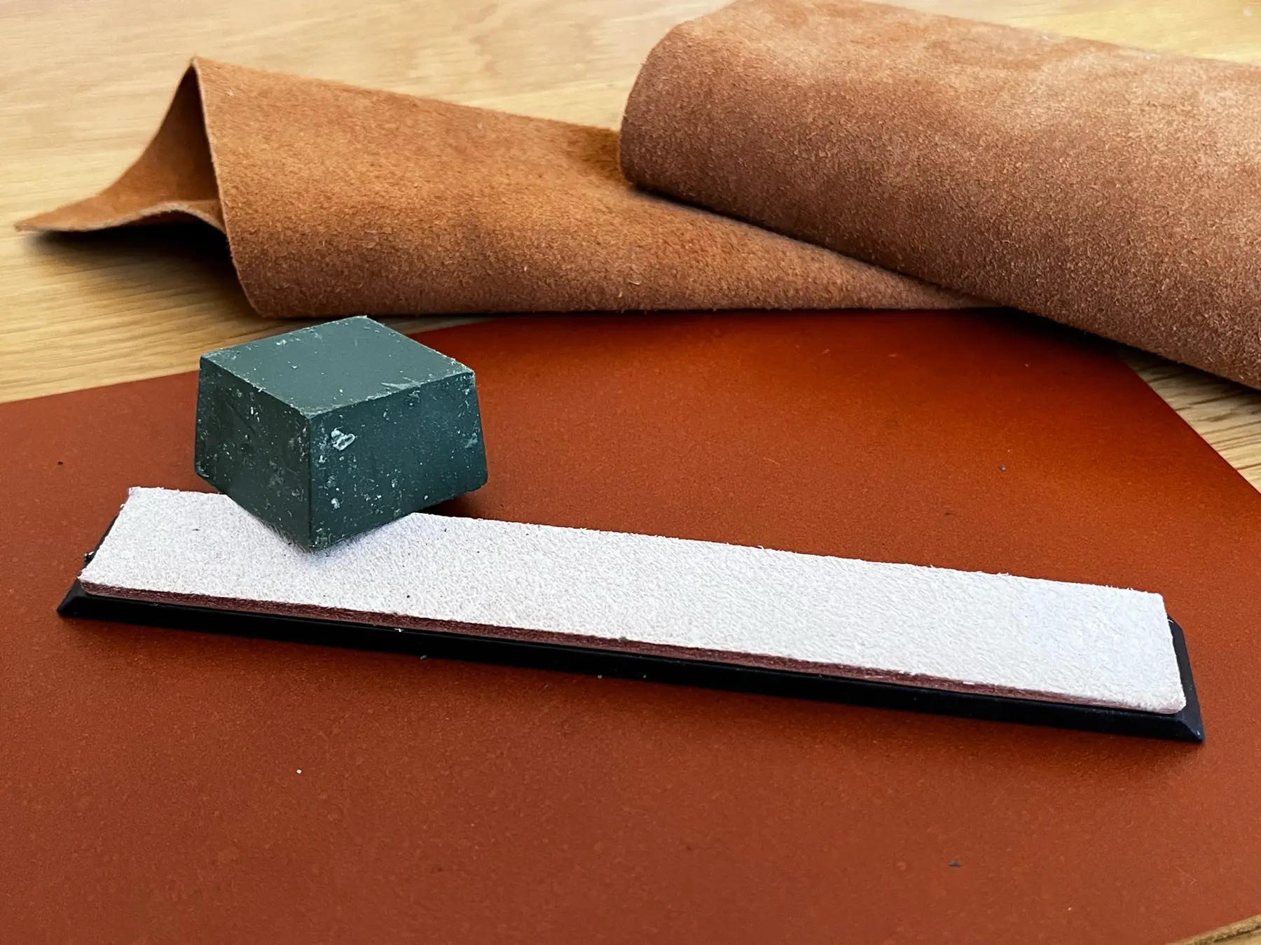 Schleifstreifen mit Schleifpaste